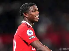 开元娱乐-意甲冲刺阶段再迎强敌；上海申花豪取连胜；主帅态度——球迷炸锅；更衣室氛围转暖的简单介绍