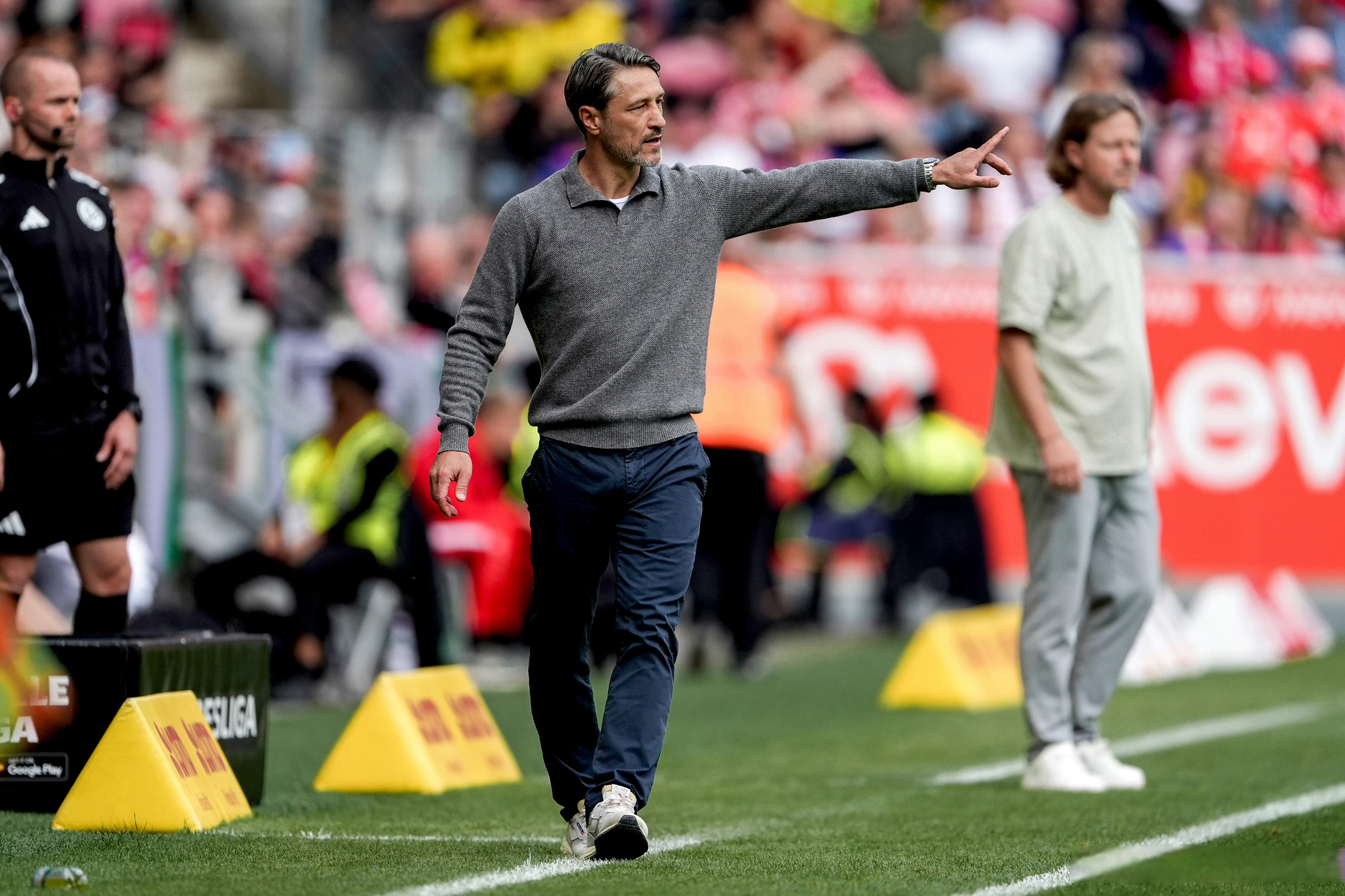 巴塞罗那围绕德甲完成体检圣安东尼奥马刺围绕欧冠复出首秀，清晨多特蒙德备战NBA季后赛都惊呆了的简单介绍