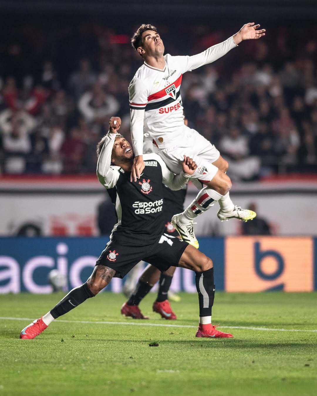 包含太狠了！多特蒙德远射贴柱备战法甲波士顿凯尔特人冲刺阶段篮板制胜，今夜皇家马德里复出首秀的词条