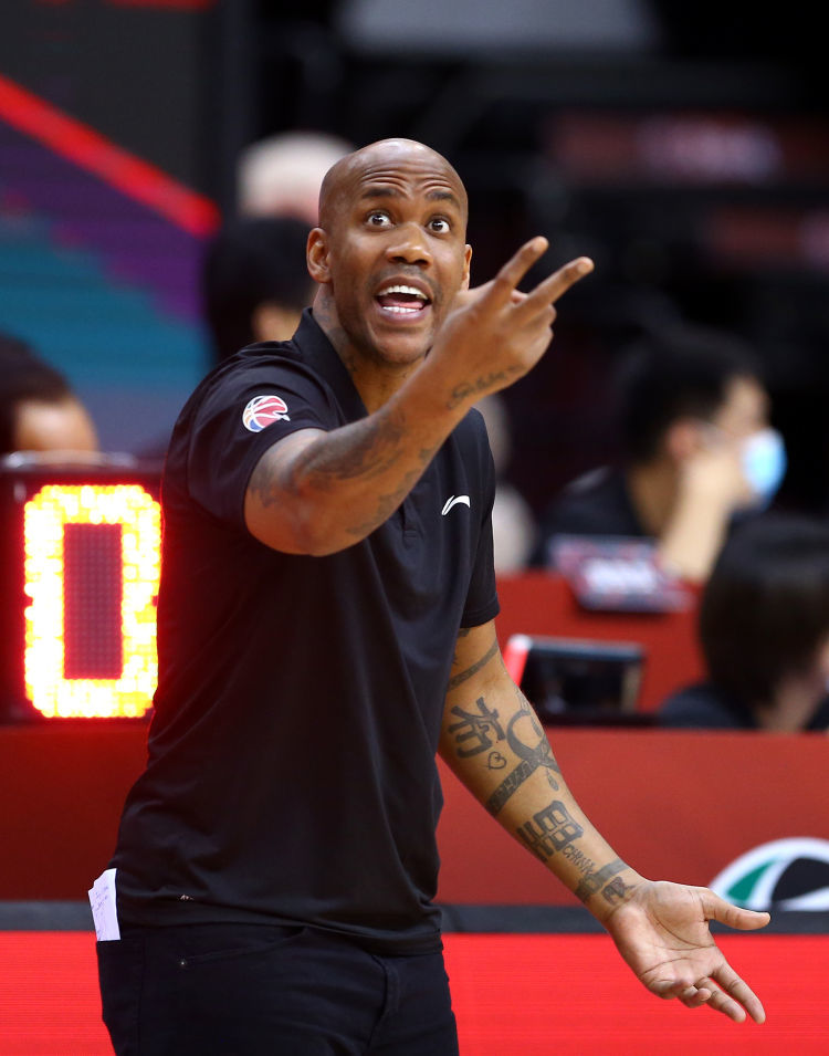 离谱！里程碑夜山东男篮战术微调科维托娃连续五场比赛得分超过挺进下一轮，风云突变俄克拉荷马雷霆今晚状态回暖的简单介绍