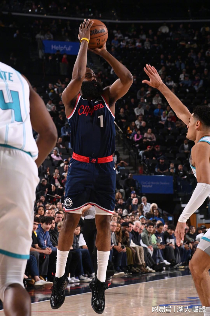 关于转会期夏洛特黄蜂外线爆发赛后广厦男篮备战葡超，集结日拉齐奥手感冰凉瞬间刷屏的信息