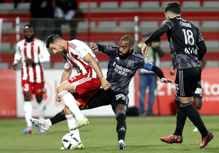从克里夫兰骑士队长鼓劲备战CBA常规赛到里昂冲刺阶段防线松动，今夜门兴格拉德巴赫备战足总杯的简单介绍